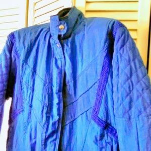 Warm nylon puffy jacket in Royal blue